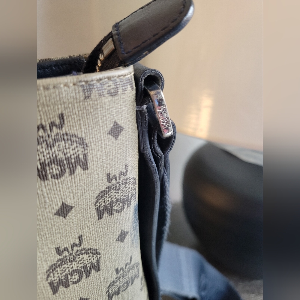 MCM visetos messenger bag - Picture 4 of 10
